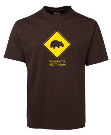 Wombats Next 10km Road Sign Adults T-Shirt (Chocolate Brown)