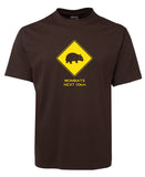 Wombats Next 10km Road Sign Adults T-Shirt (Chocolate Brown)